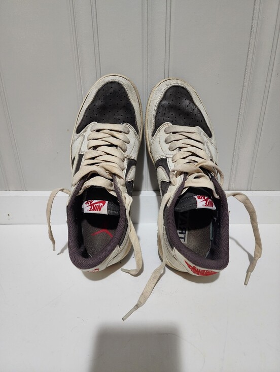 Travis Scott x Air Jordan 1 Retro Low OG Reverse Mocha sneaker size US 8.5